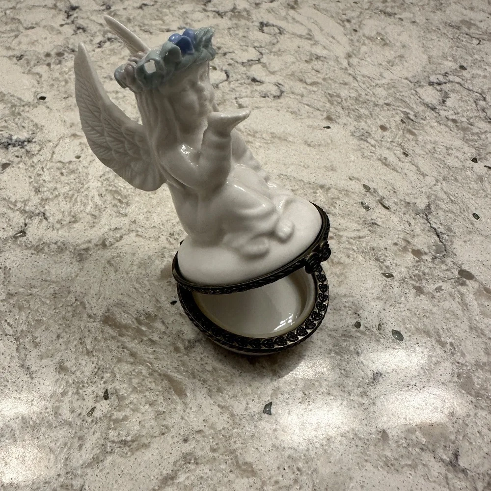 Vintage Angel girl porcelain trinket‎ jewelry box
